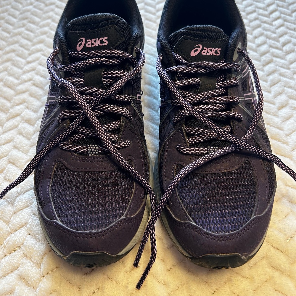 ASIC running shoes